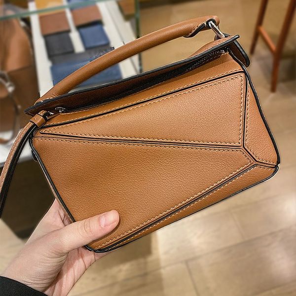 luxury handbags new women's red trend stitching geometric cow leather pillow portable one shoulder slant span bag
luxury handbags new women's red trend stitching geometric cow leather pillow portable one shoulder slant span bag