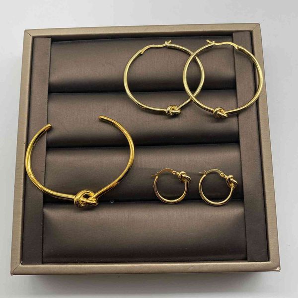 design jewelry new knotted french ins cool wind bracelet gold big earrings circle earrings, Black
design jewelry new knotted french ins cool wind bracelet gold big earrings circle earrings, Black