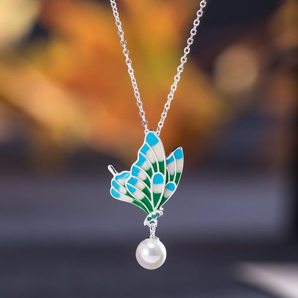 vla 925 silver new personalized lovely drop glue butterfly necklace women's temperament fashion insect jewelry
vla 925 silver new personalized lovely drop glue butterfly necklace women's temperament fashion insect jewelry
