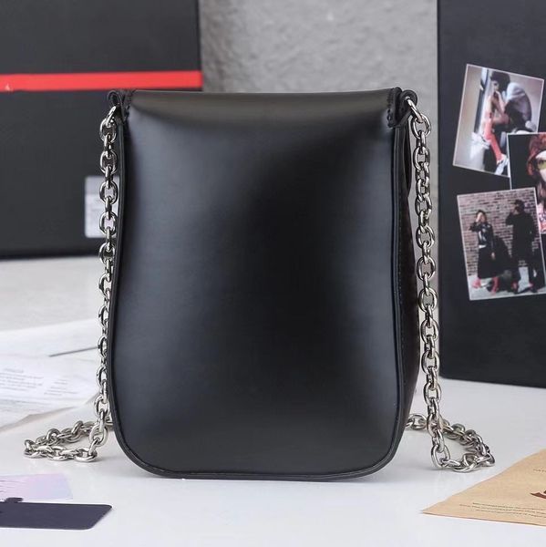 design handbag 2021 style luxury women's new portable mini bright calf leather crossbody sshoulder bag
design handbag 2021 style luxury women's new portable mini bright calf leather crossbody sshoulder bag