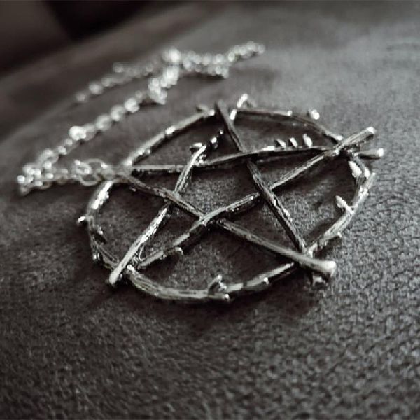 chokers goth pentagram necklace wicca punk statement grunge pentacle jewelry creative charm fashion women witch gift, Golden;silver
chokers goth pentagram necklace wicca punk statement grunge pentacle jewelry creative charm fashion women witch gift, Golden;silver