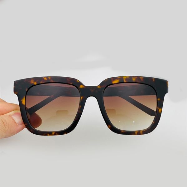 690 new men women sunglasses fashion classic square full frame uv protection lens popular summer style sunglasses come with case, White;black
690 new men women sunglasses fashion classic square full frame uv protection lens popular summer style sunglasses come with case, White;black