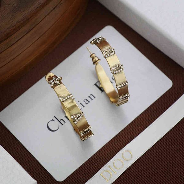 factory specials aa high-quality family letter diamond earrings new di earrings for women in 2021, Golden
factory specials aa high-quality family letter diamond earrings new di earrings for women in 2021, Golden