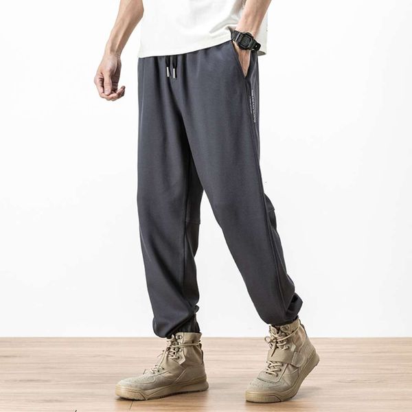 2021 youth loose fitting spring with solid grey mid waist pocket decoration casual men's pants, Gray
2021 youth loose fitting spring with solid grey mid waist pocket decoration casual men's pants, Gray