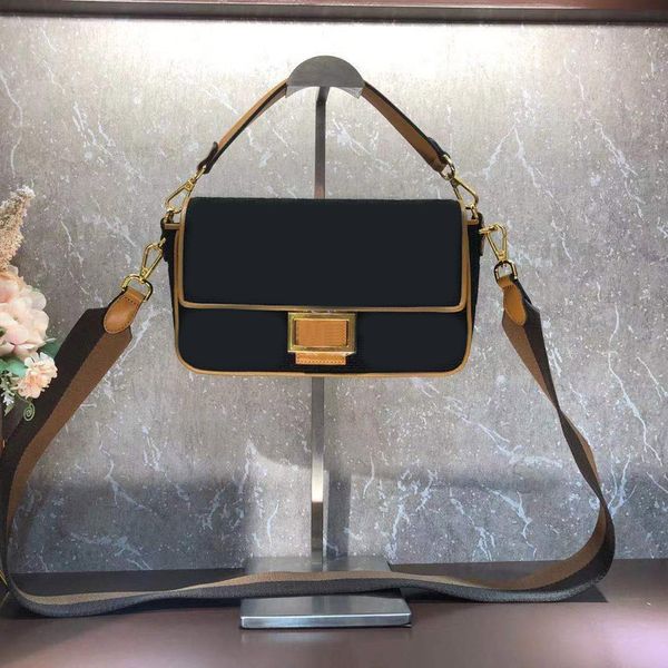beige canvas embroidery shoulder handbag classic flap baguette bag women crossbody back backpage inner compartment with zipper bags detachab
beige canvas embroidery shoulder handbag classic flap baguette bag women crossbody back backpage inner compartment with zipper bags detachab
