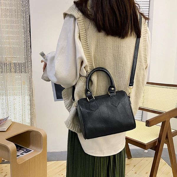vintage women's bag pu leather solid color shoulder crossbody messenger casual ladies shopper purse small handle handbag cross body
vintage women's bag pu leather solid color shoulder crossbody messenger casual ladies shopper purse small handle handbag cross body