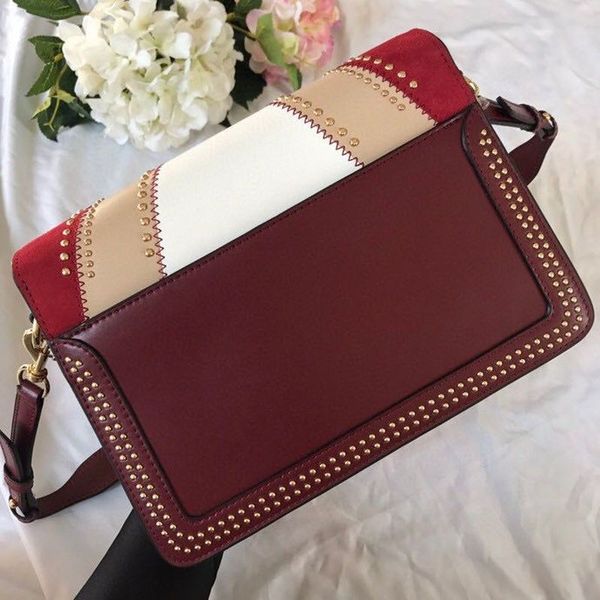 2021 new womens stitching handbag fashion genuine leather brand womens bag shoulder diagonal rivet small square bag
2021 new womens stitching handbag fashion genuine leather brand womens bag shoulder diagonal rivet small square bag
