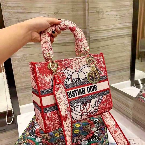luxurys designer handbags with lady's bag red embroidered thread, new retro handbag for women 2021 bb
luxurys designer handbags with lady's bag red embroidered thread, new retro handbag for women 2021 bb