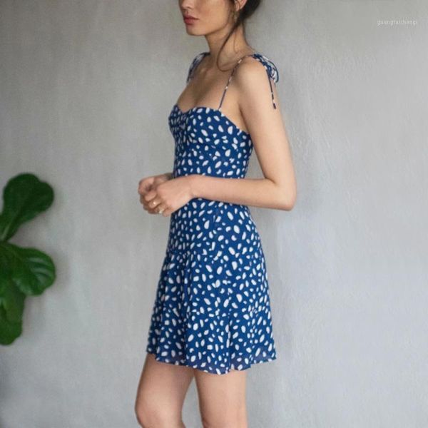 women sweetheart neckline spaghetti tie straps floral print mini dress with smocked back casual dresses, Black;gray
women sweetheart neckline spaghetti tie straps floral print mini dress with smocked back casual dresses, Black;gray