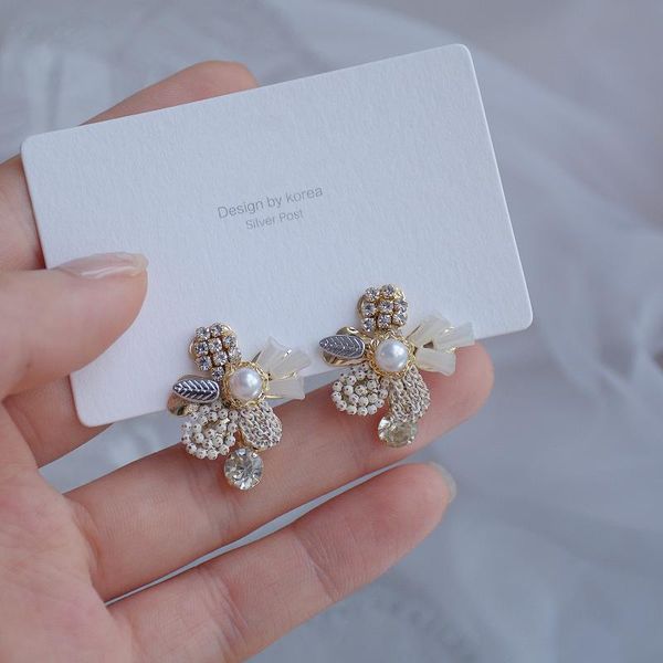 korean design fashion jewelry handmade baroque style crystal beads front and back wearing flower elegant female earrings stud, Golden;silver
korean design fashion jewelry handmade baroque style crystal beads front and back wearing flower elegant female earrings stud, Golden;silver