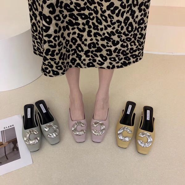 square toe casual women slippers metal design solid color summers flip flops beach shoes thick low heels comfortable slippers 210513, Black
square toe casual women slippers metal design solid color summers flip flops beach shoes thick low heels comfortable slippers 210513, Black
