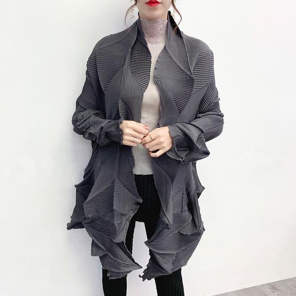 women's trench coats plus size coat for women 45-75kg 2021 autumn fashion miyake pleated long sleeves solid color loose oversize female, Tan;black
women's trench coats plus size coat for women 45-75kg 2021 autumn fashion miyake pleated long sleeves solid color loose oversize female, Tan;black