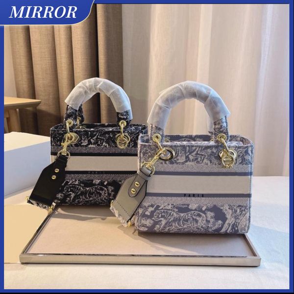 MIRROR Leather Evening Bags Crossbody Designer Genuine Accessoires Luxury Handbags Purses Flower Fashion Women Shoulder Bag
MIRROR Leather Evening Bags Crossbody Designer Genuine Accessoires Luxury Handbags Purses Flower Fashion Women Shoulder Bag