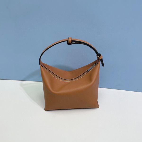 luojiachun original counter first layer cowhide solid color full leather fashion armpit lunch box bag
luojiachun original counter first layer cowhide solid color full leather fashion armpit lunch box bag