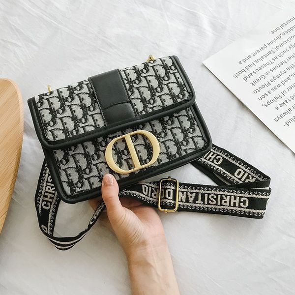 2021 women's net red star same canvas printed small square bag fashion letter single shoulder messenger bag
2021 women's net red star same canvas printed small square bag fashion letter single shoulder messenger bag