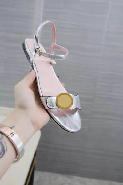 luxury designer ladies flat sandals fashion metal buckle all-match leather wide-soled beach slippers girls large size leather open-toe high-, Black
luxury designer ladies flat sandals fashion metal buckle all-match leather wide-soled beach slippers girls large size leather open-toe high-, Black
