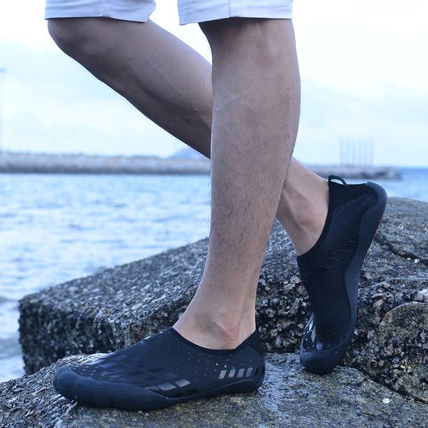 2021 mens womens sport running shoes sandy beach fashion black blue red outdoor sneakers size 36-46 wy21-1786
2021 mens womens sport running shoes sandy beach fashion black blue red outdoor sneakers size 36-46 wy21-1786