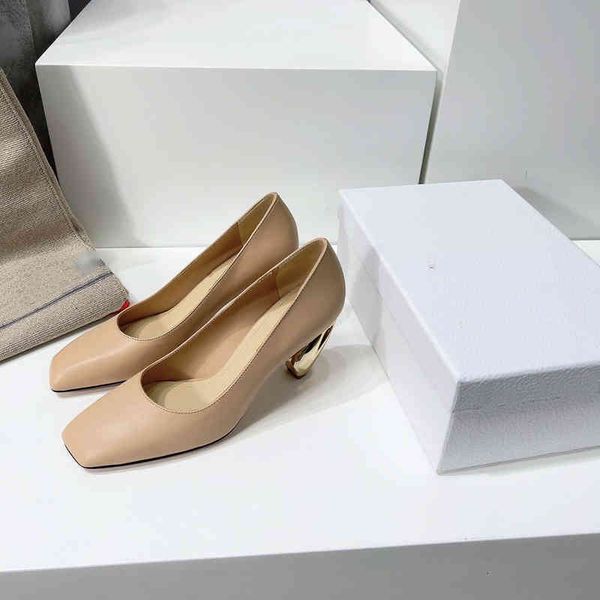 heeled rhodes high sandals are modern with a square toe and stereo heel8cm gold finish size 35-40, Black
heeled rhodes high sandals are modern with a square toe and stereo heel8cm gold finish size 35-40, Black