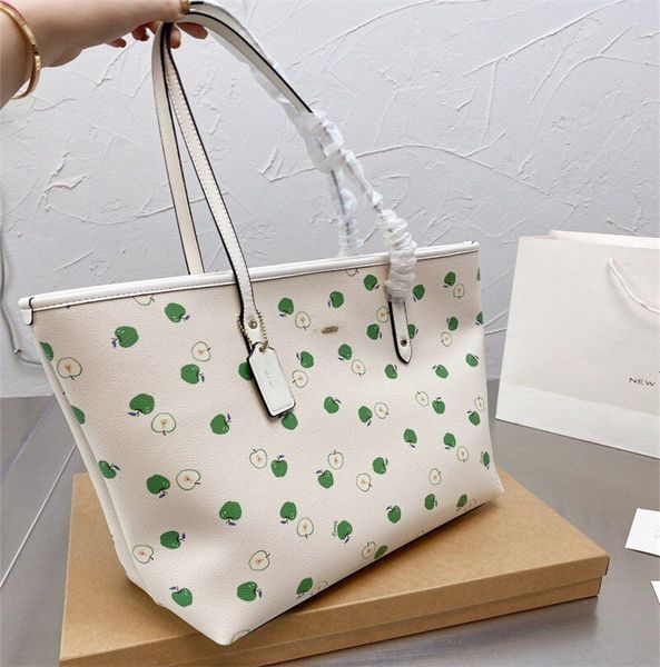 designer fashion shopping bags for women classic tote apple printed handbag leather totes high-quality handbags casual bag
designer fashion shopping bags for women classic tote apple printed handbag leather totes high-quality handbags casual bag