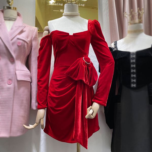 european station french autumn and winter new retro lightly mature elegant velvet dress for women slimming low-cut long sleeve skirt, Black;gray
european station french autumn and winter new retro lightly mature elegant velvet dress for women slimming low-cut long sleeve skirt, Black;gray