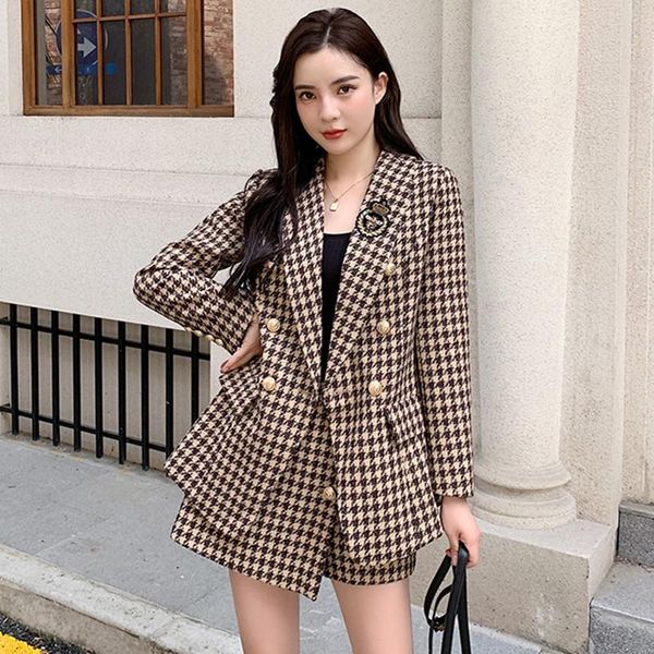 women's tracksuits office lady houndstooth plaid tweed two piece set autumn winter classic pocket double breasted blazer suit+asymmetry, Gray
women's tracksuits office lady houndstooth plaid tweed two piece set autumn winter classic pocket double breasted blazer suit+asymmetry, Gray