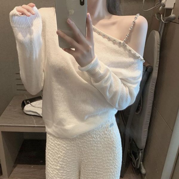 women's t-shirt ladies one-shoulder long-sleeved knitted spring diamond strip white sweater thin loose and autumn
women's t-shirt ladies one-shoulder long-sleeved knitted spring diamond strip white sweater thin loose and autumn