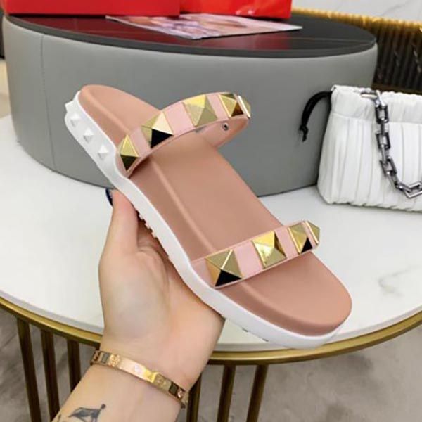 women summer rivet with two chain rubber slippers slides sandals beach slippery fashionable wear slipper slide sandal box size 35-41, Black
women summer rivet with two chain rubber slippers slides sandals beach slippery fashionable wear slipper slide sandal box size 35-41, Black