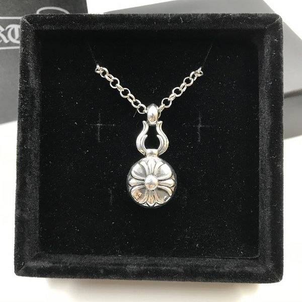 design jewelry croix flower gourd round cake pendant men's and women's personalized cross flower necklace, Silver
design jewelry croix flower gourd round cake pendant men's and women's personalized cross flower necklace, Silver