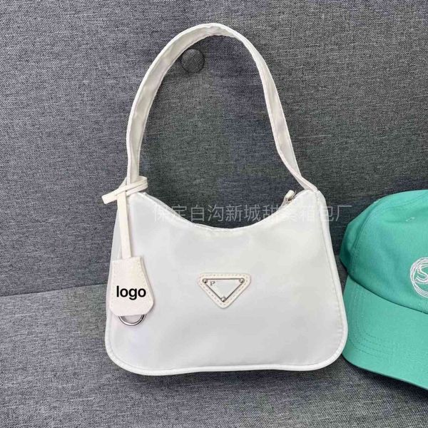 new mini crescent hand-held one shoulder small bag hobo medieval bag oxford nylon underarm dumplings handbags 
new mini crescent hand-held one shoulder small bag hobo medieval bag oxford nylon underarm dumplings handbags