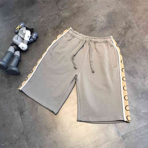 2022 factory wholesale new home cross label shorts couple leisure fashion sports five point side webbing half pants, White;black
2022 factory wholesale new home cross label shorts couple leisure fashion sports five point side webbing half pants, White;black