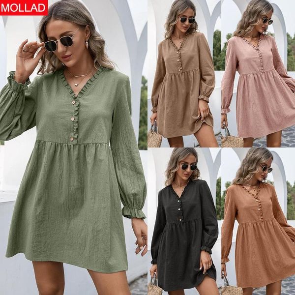 casual dresses 2021 european and american autumn winter leisure women's wooden ear ruffle sleeve v-neck dress for women, Black;gray
casual dresses 2021 european and american autumn winter leisure women's wooden ear ruffle sleeve v-neck dress for women, Black;gray