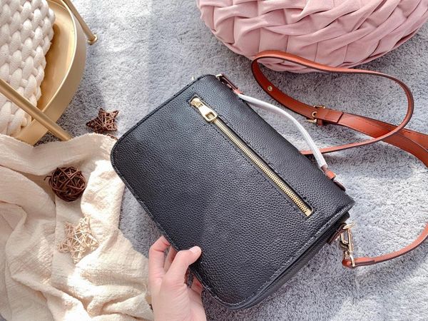 texture of embossed litchi crossbag shoulder bag handbag tote bag shopping fashion classic men and women wallet ke jiu
texture of embossed litchi crossbag shoulder bag handbag tote bag shopping fashion classic men and women wallet ke jiu