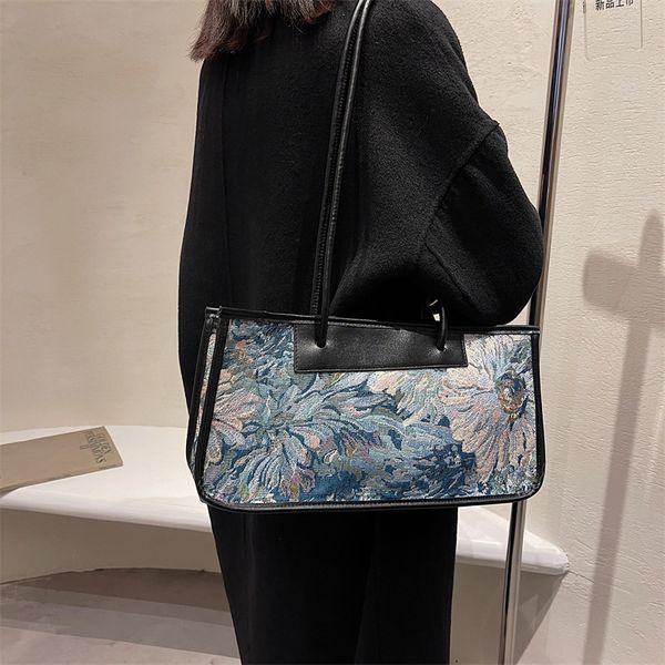 large capacity bag women's autumn 2021 fashion single shoulder leisure foreign temperament portable tote bag, Black;red
large capacity bag women's autumn 2021 fashion single shoulder leisure foreign temperament portable tote bag, Black;red