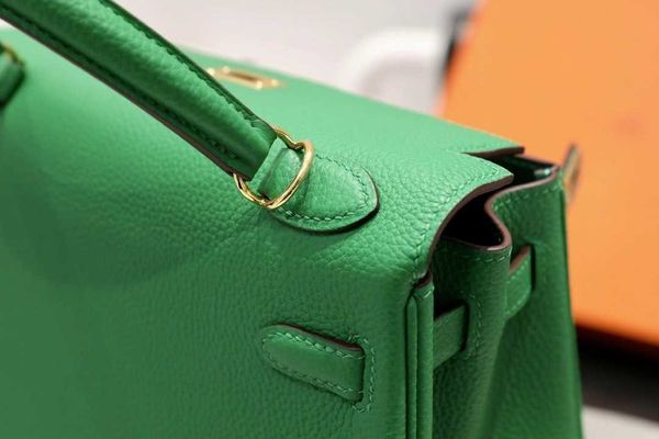 Price Wholesale Fully Handmadequality,25cm,togo Leather Design Purse,3colors,wax Stitching,gold and Silver Hardware,contact for Details
Price Wholesale Fully Handmadequality,25cm,togo Leather Design Purse,3colors,wax Stitching,gold and Silver Hardware,contact for Details