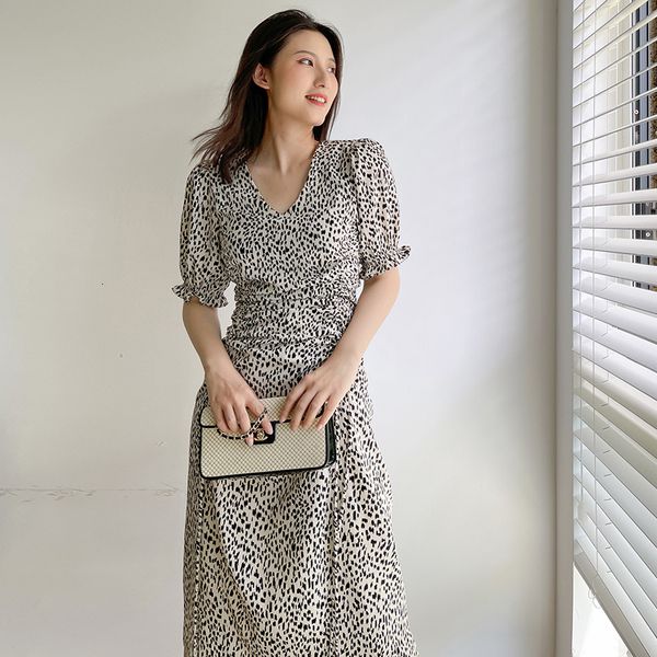 casual dresses fashion retro women's wear, leopard print, waist girdle, midi, summer brand, Black;gray
casual dresses fashion retro women's wear, leopard print, waist girdle, midi, summer brand, Black;gray