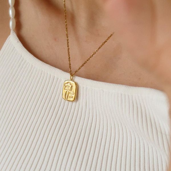pendant necklaces 2021 trendy hip-hop engraved rose flower square gold plated titanium steel chain fashion jewelry gifts, Silver
pendant necklaces 2021 trendy hip-hop engraved rose flower square gold plated titanium steel chain fashion jewelry gifts, Silver