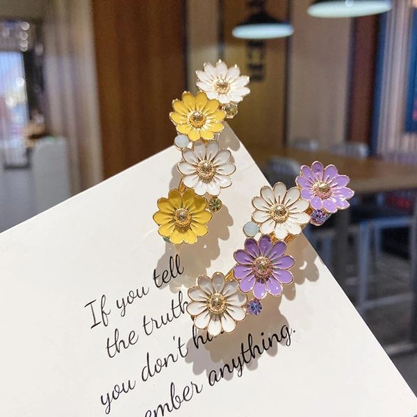 new korean simple cute metal texture colorful daisy flower spring clip fashion sweet girl princess hairpins hair accessories, Slivery;white
new korean simple cute metal texture colorful daisy flower spring clip fashion sweet girl princess hairpins hair accessories, Slivery;white
