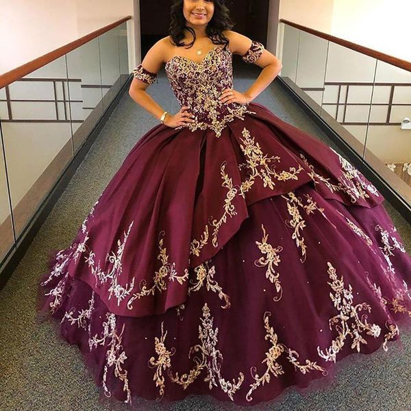 2022 classy burgundy ball gown quinceanera dresses sweetheart neck appliques gold lace sweet satin prom party gowns, Blue;red
2022 classy burgundy ball gown quinceanera dresses sweetheart neck appliques gold lace sweet satin prom party gowns, Blue;red