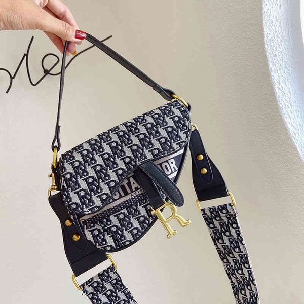 2022 factory wholesale bag girl korean canvas bag with versatile portable one shoulder star
2022 factory wholesale bag girl korean canvas bag with versatile portable one shoulder star