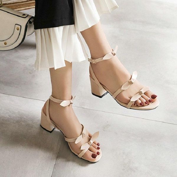 zawsthia extra plus size 46 47 48 45 44 solid color beige fashion big girls shoes open toe summer sandals for women with bowtie, Black
zawsthia extra plus size 46 47 48 45 44 solid color beige fashion big girls shoes open toe summer sandals for women with bowtie, Black