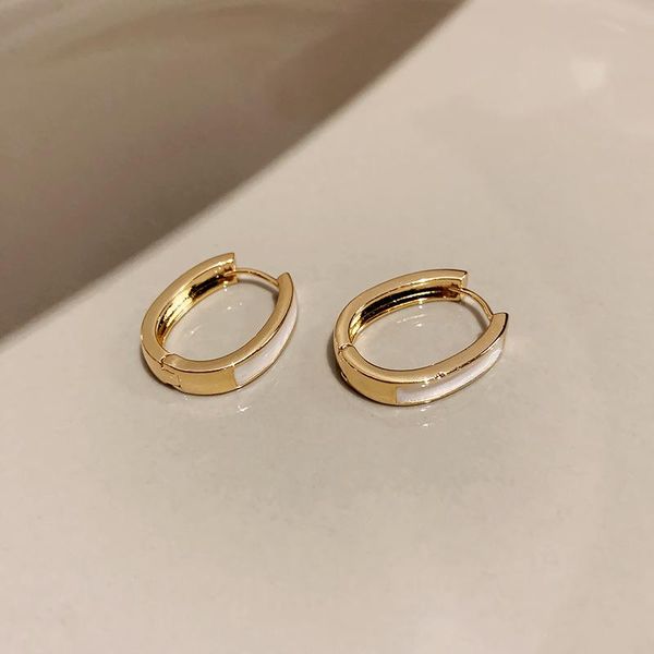 hoop & huggie gsold fashion black white drip glaze small ear buckles classic simple enamel oval earring women temperament jewelry 2021, Golden;silver
hoop & huggie gsold fashion black white drip glaze small ear buckles classic simple enamel oval earring women temperament jewelry 2021, Golden;silver