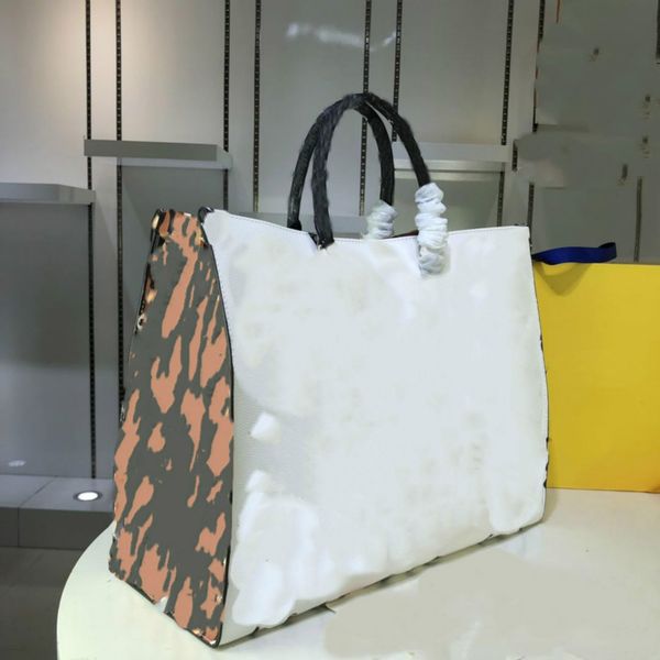 18 colors large-capacity bag luxury designer handbags 4 gorgeous genuine leather women handbag in different color
18 colors large-capacity bag luxury designer handbags 4 gorgeous genuine leather women handbag in different color
