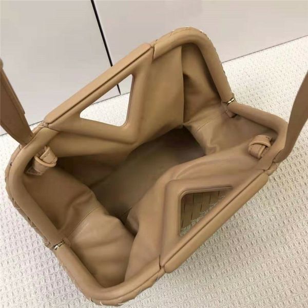 latest inverted triangle shoulder bags famous weave handle handbags jil sander style cross body genuine calf leather clutch pure color summe
latest inverted triangle shoulder bags famous weave handle handbags jil sander style cross body genuine calf leather clutch pure color summe