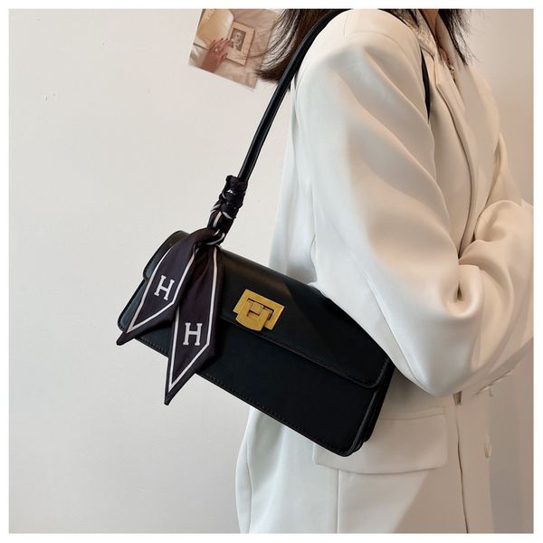 high-quality s western style women's summer 2021 new fashion hand net red one shoulder armpit club bag
high-quality s western style women's summer 2021 new fashion hand net red one shoulder armpit club bag
