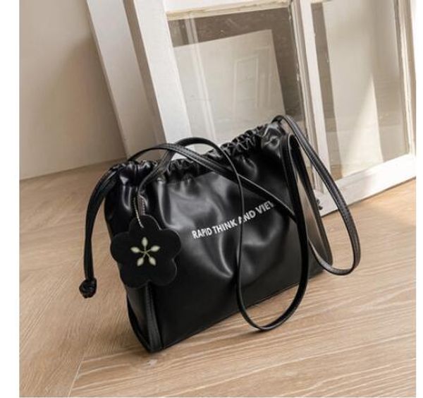 summer large-capacity bag handbags 2021 new trendy fashion wild portable tote bag net red korean shoulder bag
summer large-capacity bag handbags 2021 new trendy fashion wild portable tote bag net red korean shoulder bag