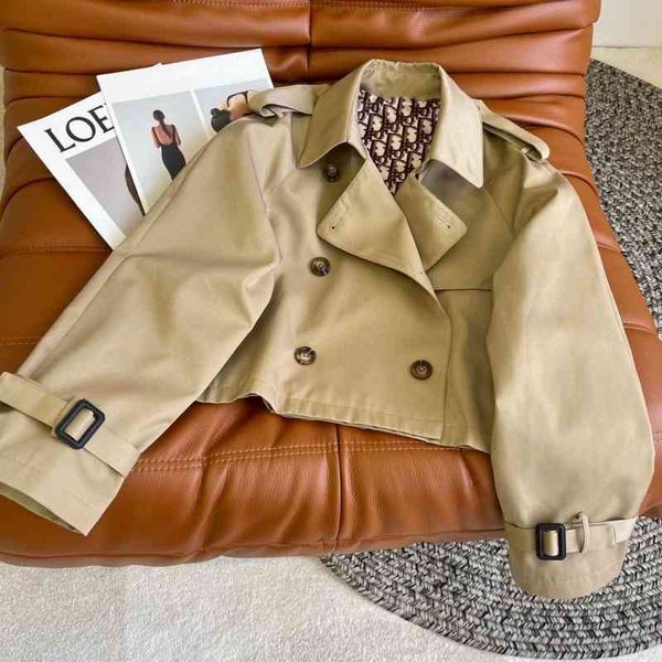 autumn/winter 2021 women's trench coat with double breasted khaki chic presbyterian lining handsome long sleeves short style, Tan;black
autumn/winter 2021 women's trench coat with double breasted khaki chic presbyterian lining handsome long sleeves short style, Tan;black