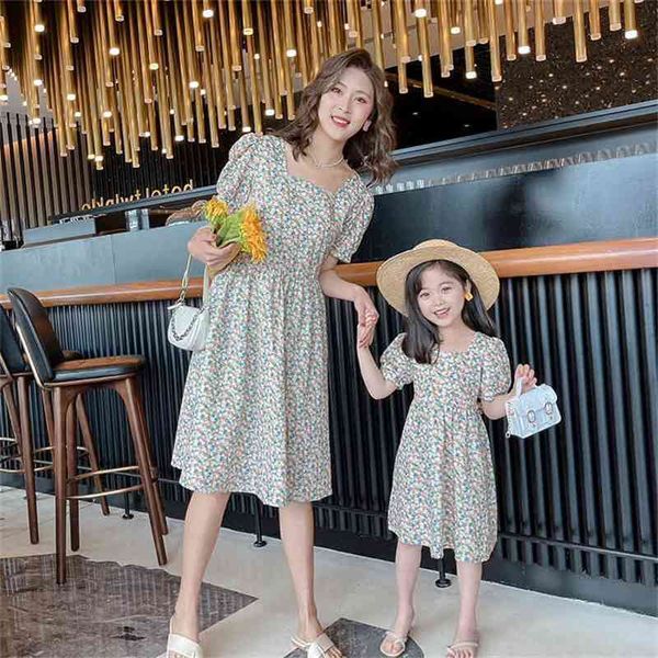 summer parent-child outfit floral dress retro girls bubble sleeve dress mother and daughter clothes 210701, Blue
summer parent-child outfit floral dress retro girls bubble sleeve dress mother and daughter clothes 210701, Blue