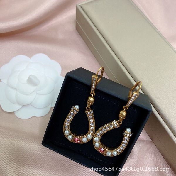 2021 new maijia skull stud color diamond pearl u-shaped earrings female style brass 925, Golden
2021 new maijia skull stud color diamond pearl u-shaped earrings female style brass 925, Golden