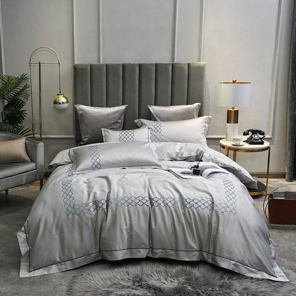 high end 100 thread count cotton four piece set all cotton embroidery flower pure cotton quilt cover solid color bedding
high end 100 thread count cotton four piece set all cotton embroidery flower pure cotton quilt cover solid color bedding
