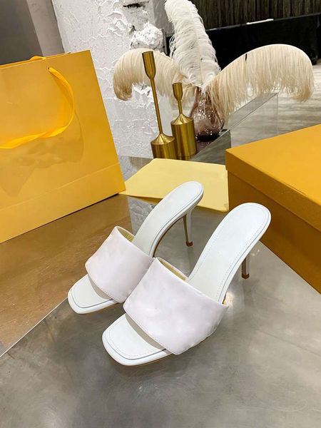 2022 sportmarket revival flat mules slippers men women slides sandals designer shoes black pink orange blue waterfront white leather outsole
2022 sportmarket revival flat mules slippers men women slides sandals designer shoes black pink orange blue waterfront white leather outsole